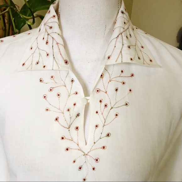 Nice Embroidered Off White Linen Top  C11 - Picture 2 of 9